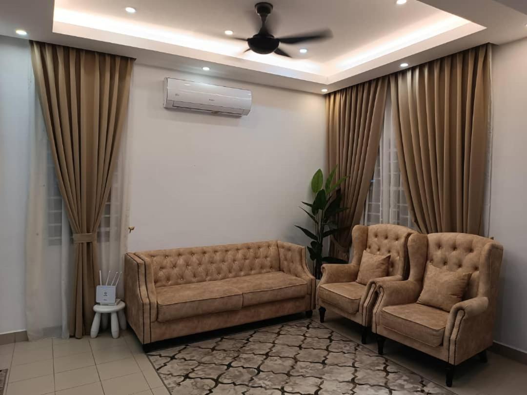 In Homestay Corner Batu Pahat Exteriör bild