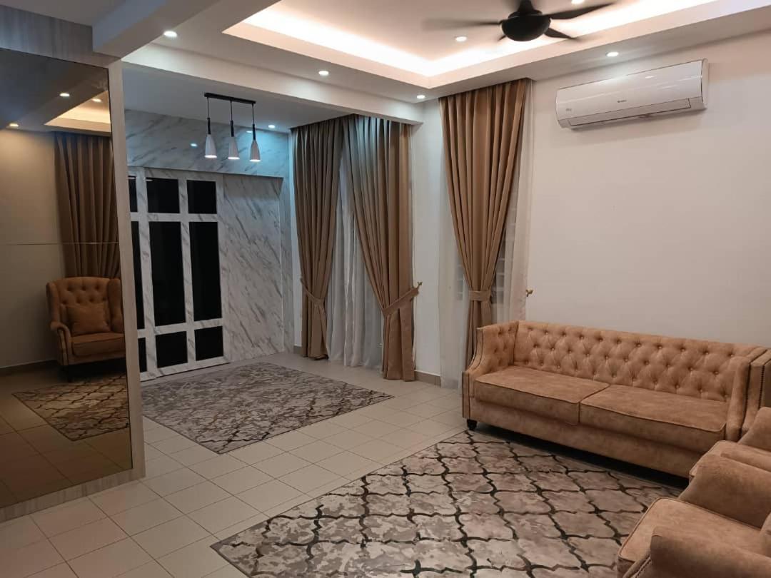 In Homestay Corner Batu Pahat Exteriör bild