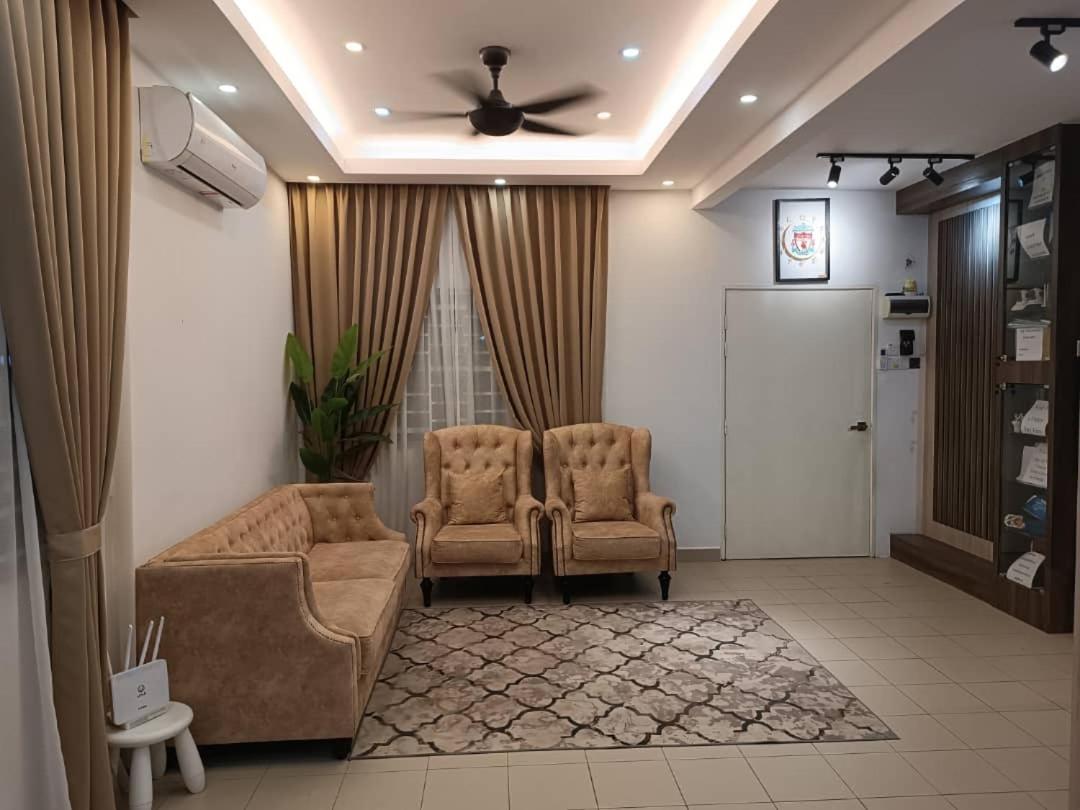 In Homestay Corner Batu Pahat Exteriör bild