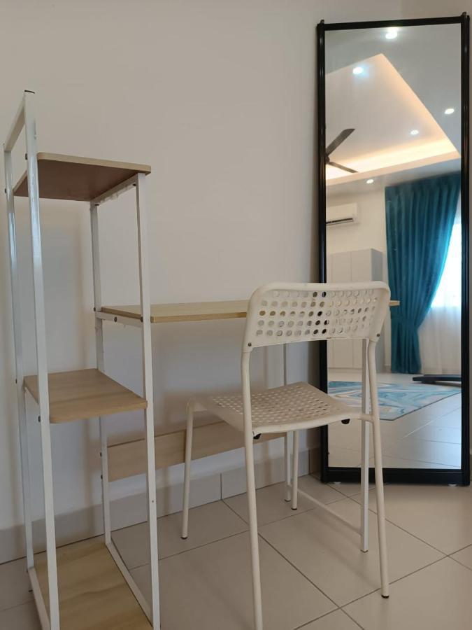 In Homestay Corner Batu Pahat Exteriör bild
